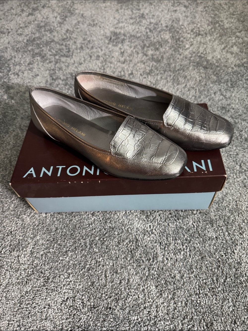 ANTONIO MELANI Metallic Silver Croc-Embossed Empire Loafers Size 6